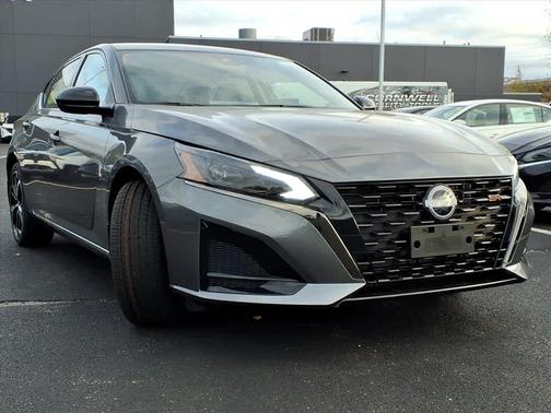 2025 Nissan Altima SR