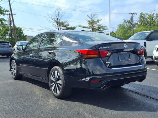 2022 Nissan Altima 2.5 SV
