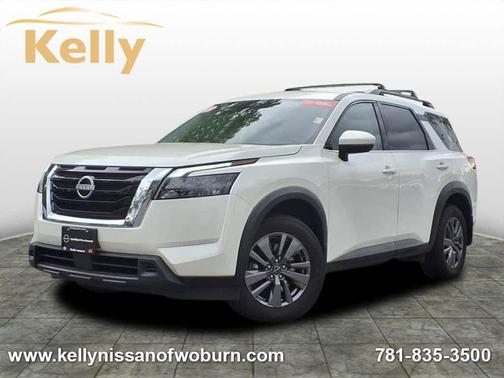 2023 Nissan Pathfinder SV