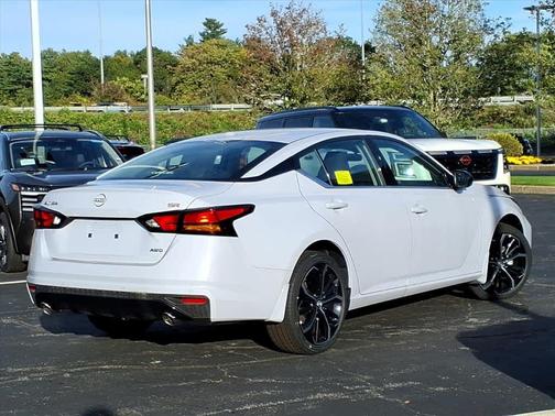 2025 Nissan Altima SR