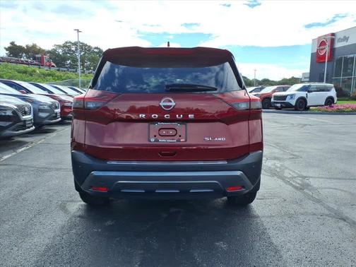 2022 Nissan Rogue SL