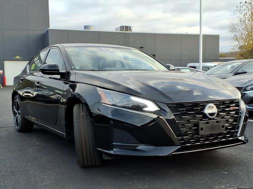 2025 Nissan Altima SR