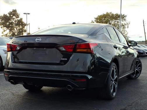 2025 Nissan Altima SR