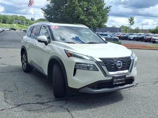 White 2021 Nissan Rogue SV