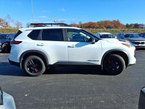 2025 Nissan Rogue Rock Creek