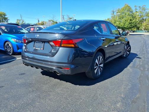2021 Nissan Altima 2.5 SV