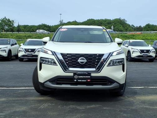 White 2023 Nissan Rogue SV