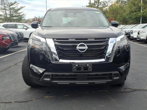 2025 Nissan Pathfinder S