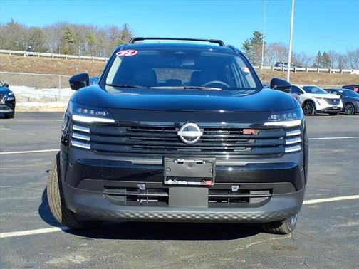 2025 Nissan Kicks SR