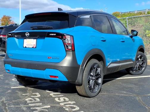 2025 Nissan Kicks SR