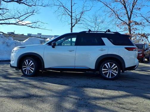2022 Nissan Pathfinder Platinum