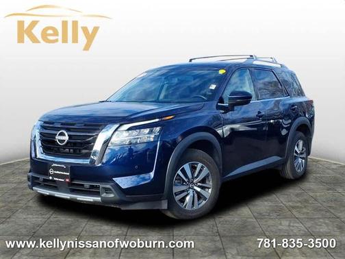 2023 Nissan Pathfinder SL