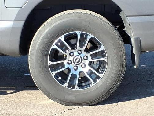 2024 Nissan Titan SV