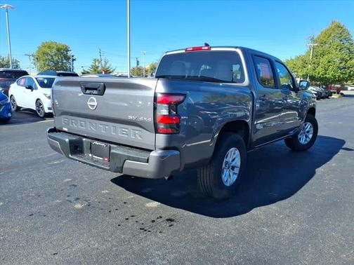 2024 Nissan Frontier SV