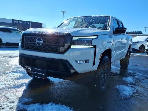 Glacier White 2023 Nissan Frontier SV