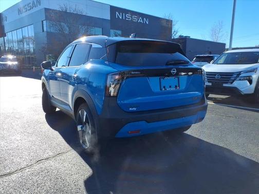 2025 Nissan Kicks SR