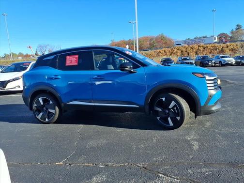 2025 Nissan Kicks SR