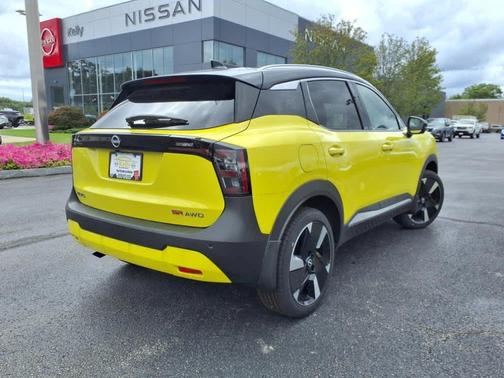 2025 Nissan Kicks SR