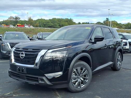 2025 Nissan Pathfinder S