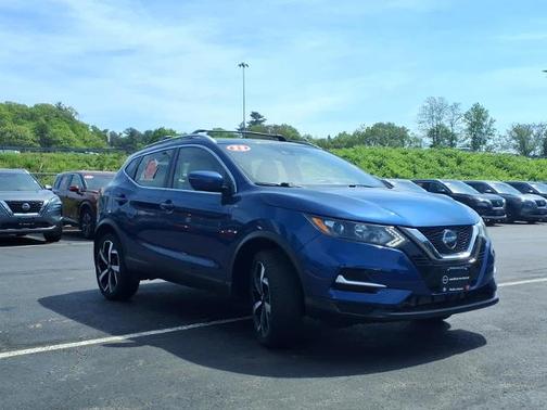 Caspian Blue 2022 Nissan Rogue Sport SL