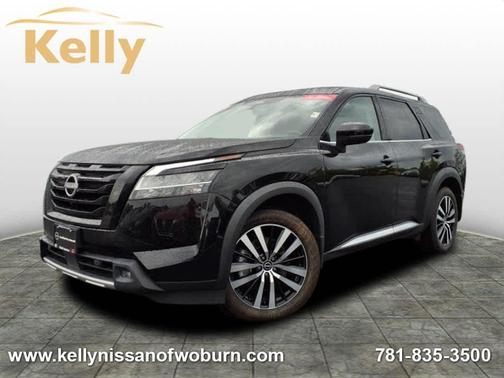 2023 Nissan Pathfinder Platinum