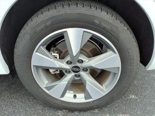 2025 Audi Q5 40 Premium