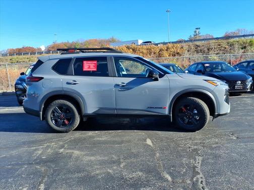 2025 Nissan Rogue Rock Creek