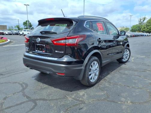 2022 Nissan Rogue Sport SV