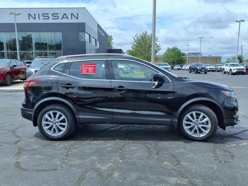 2022 Nissan Rogue Sport SV