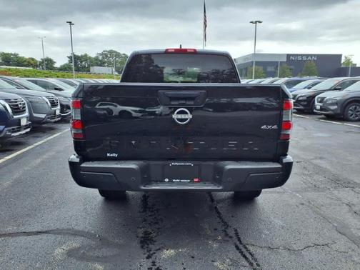 2023 Nissan Frontier S