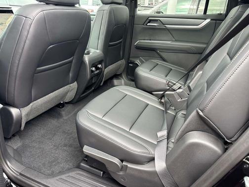 Ebony 2026 GMC Acadia Elevation