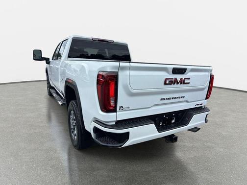 Summit White 2021 GMC Sierra 2500 AT4