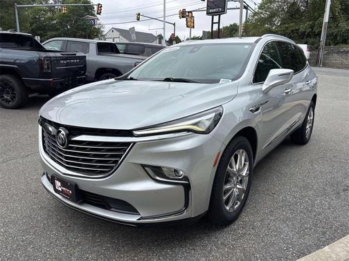 2022 Buick Enclave Essence