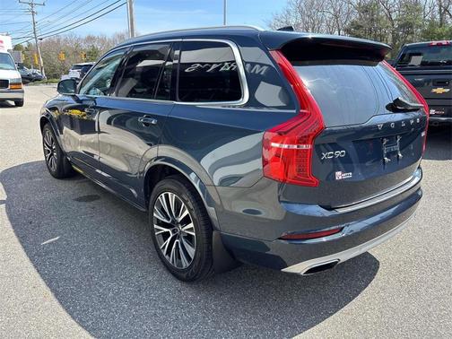 2020 Volvo XC90 T5 Momentum 7 Passenger