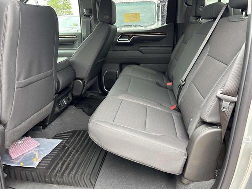 2025 GMC Sierra 1500 SLE