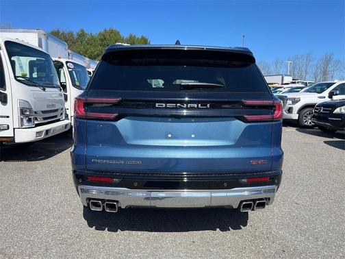 2025 GMC Acadia Denali