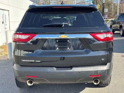 Black Metallic 2018 Chevrolet Traverse LT Cloth