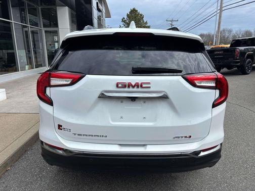 Summit White 2024 GMC Terrain AT4