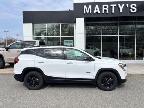 Summit White 2024 GMC Terrain AT4