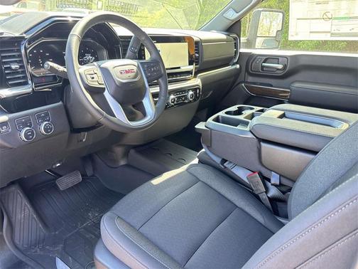 2025 GMC Sierra 2500 SLE