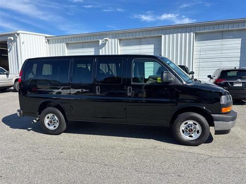 2025 GMC Savana 2500 LT