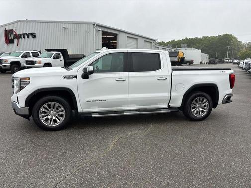 Summit White 2022 GMC Sierra 1500 SLT