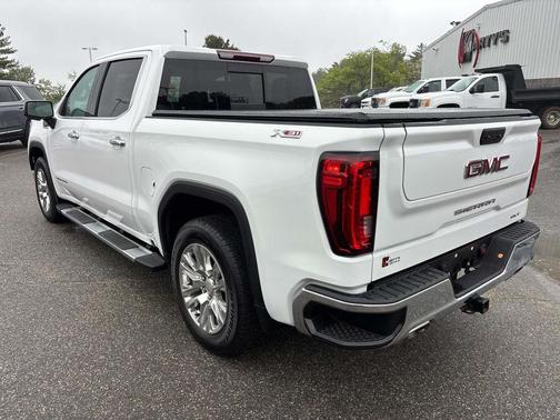 Summit White 2022 GMC Sierra 1500 SLT