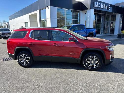 2023 GMC Acadia SLT
