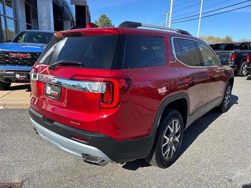 2023 GMC Acadia SLT