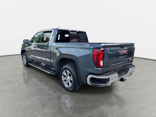 Sky 2021 GMC Sierra 1500 SLE