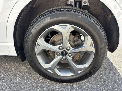 Oxford White 2023 Ford Escape ST-Line