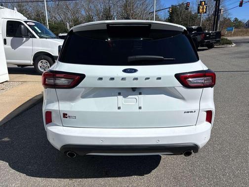Oxford White 2023 Ford Escape ST-Line