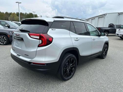 Quicksilver Metallic 2022 GMC Terrain SLT