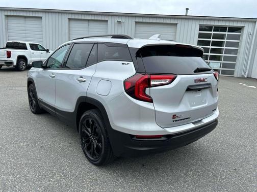 Quicksilver Metallic 2022 GMC Terrain SLT